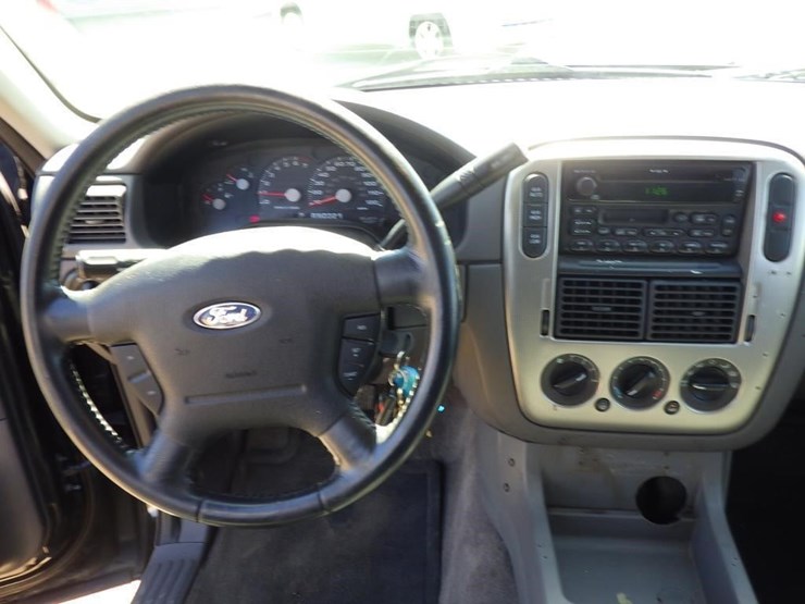 2003-ford-explorer-image-9