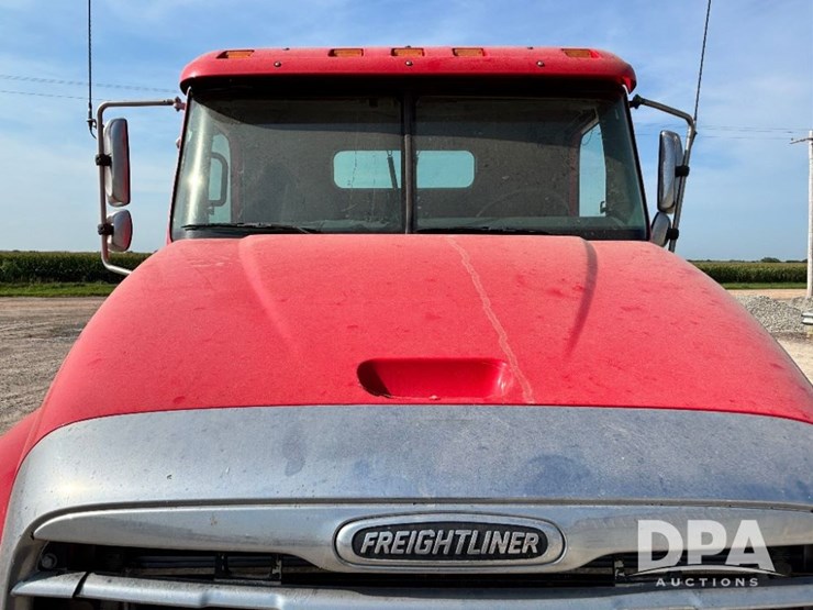 2006-freightliner-columbia-day-cab-truck-(gp11331,-unit-88)-image-19