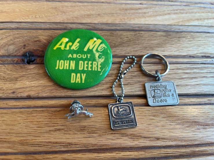 (4)-john-deere-lot-image-1