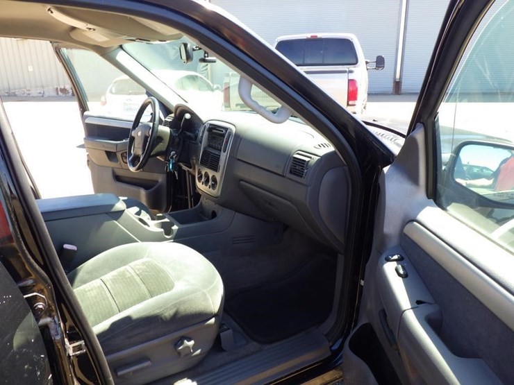 2003-ford-explorer-image-6
