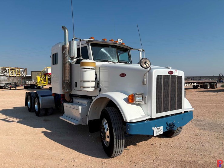 2013-peterbilt-367-image-2
