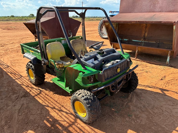 john-deere-gator-image-2