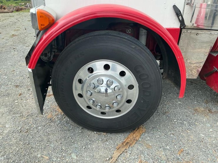 #502-•-2004-peterbilt-truck-image-23