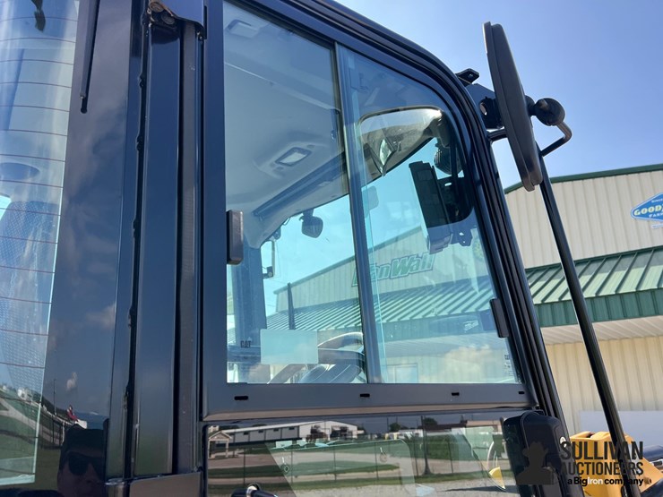 2023-caterpillar-908-image-14