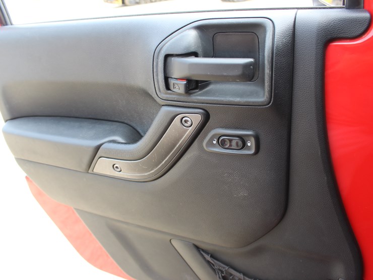 2015-jeep-wrangler-image-18