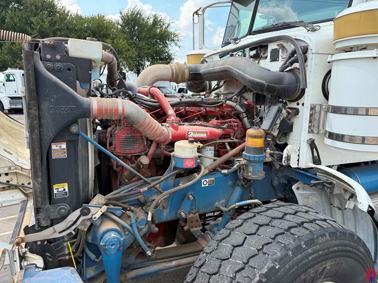 2012-peterbilt-367-image-13