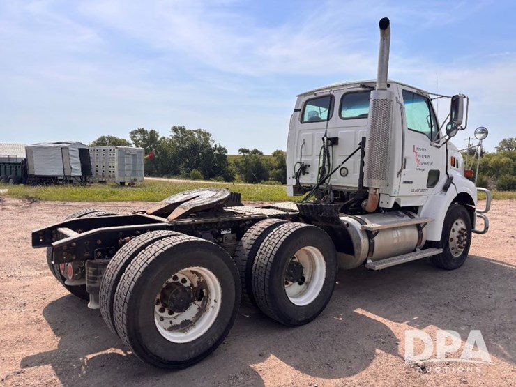 2006-sterling-day-cab-truck-(gp11332,-unit-18)-image-9