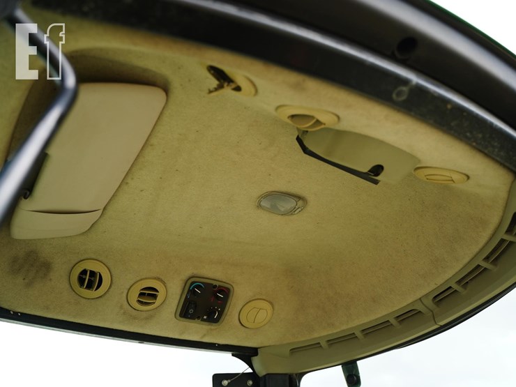 john-deere-4044r-image-31