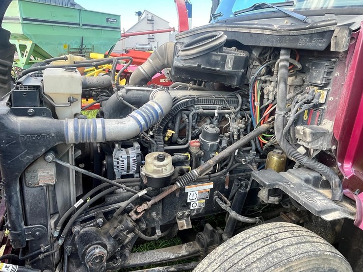 2015-peterbilt-579-image-18