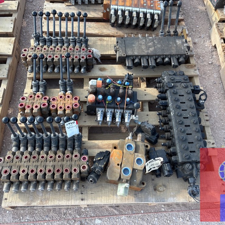 PALLET OF (7) ASSORTED UNUSED HYDRAULIC CONTROL VALVE BLOCKS