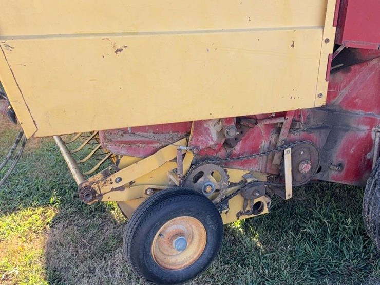 new-holland-853-image-19