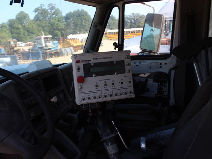 international-7300-image-10