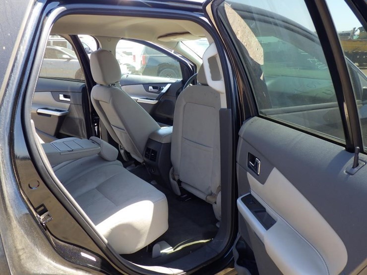 2013-ford-edge-image-8