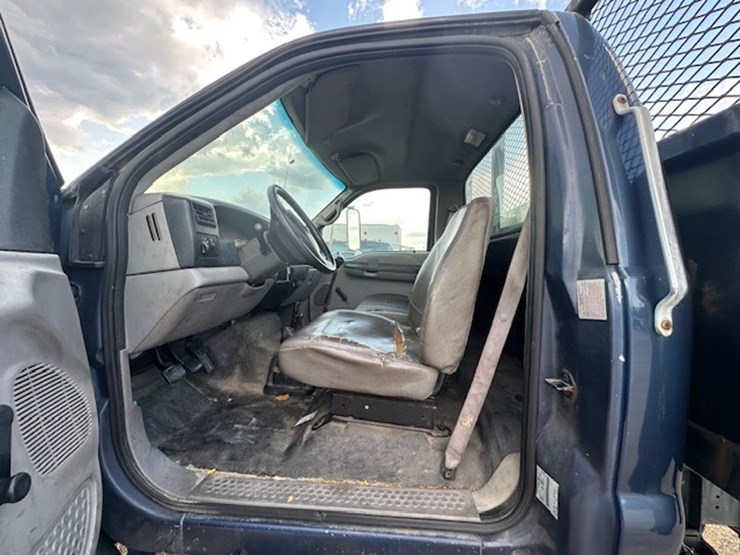 2000-ford-f650-image-35