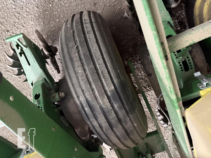 1997-john-deere-1770-image-14