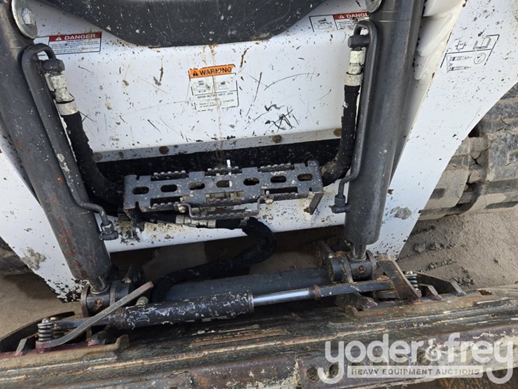 2022-bobcat-t770-image-25