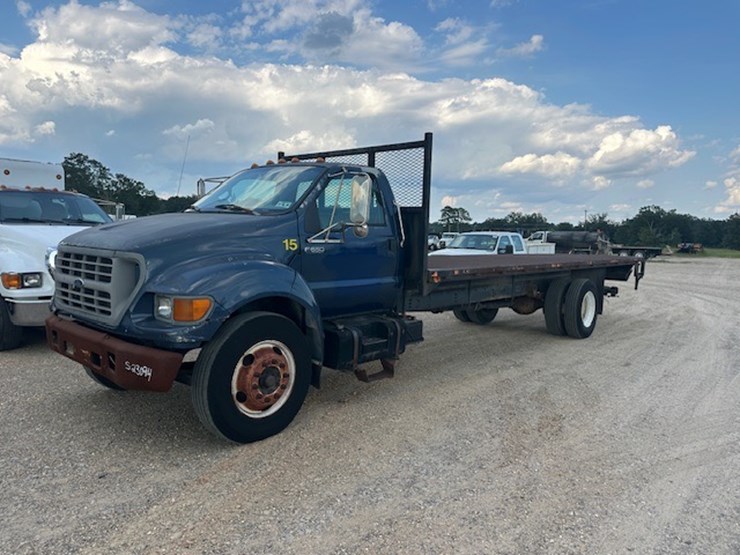 2000-ford-f650-image-1