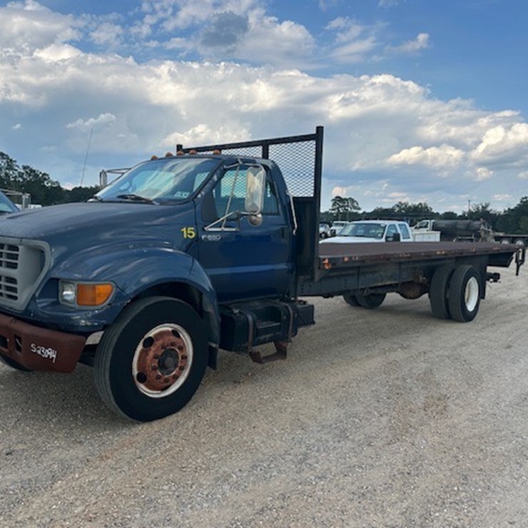 2000 FORD F650
