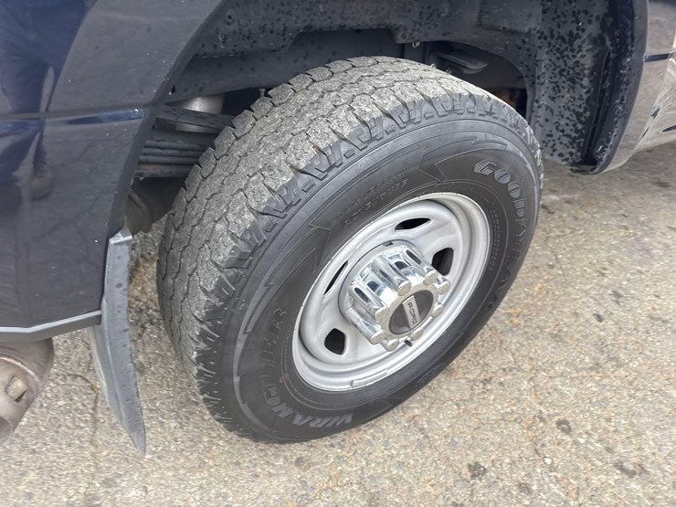 2022-ford-f350-image-15