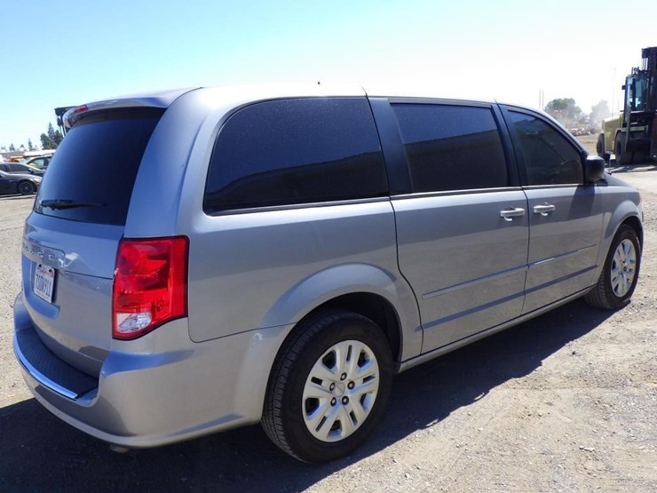 2016-dodge-grand-caravan-image-3