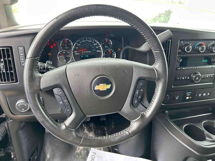 2023-chevrolet-express-2500-image-11