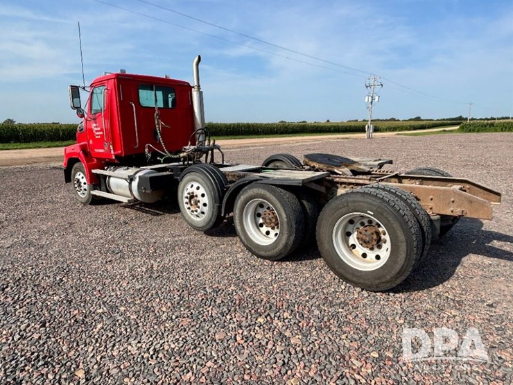 2017-western-star-w4700sb-day-cab-truck-(gp11326,-unit-81)-image-15