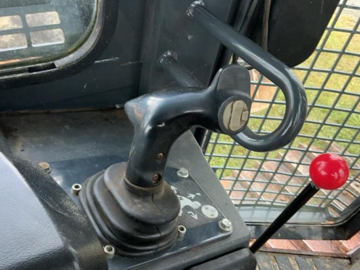 2017-deere-450k-lgp-image-61