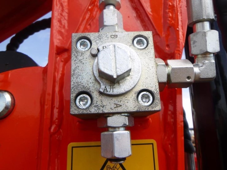 2025-tpm-16-hydraulic-excavator-image-11