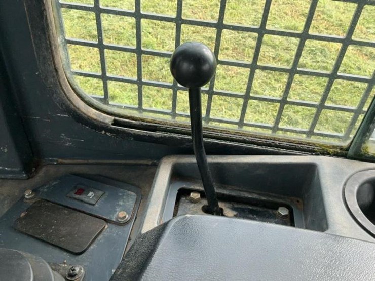 2017-deere-450k-lgp-image-56