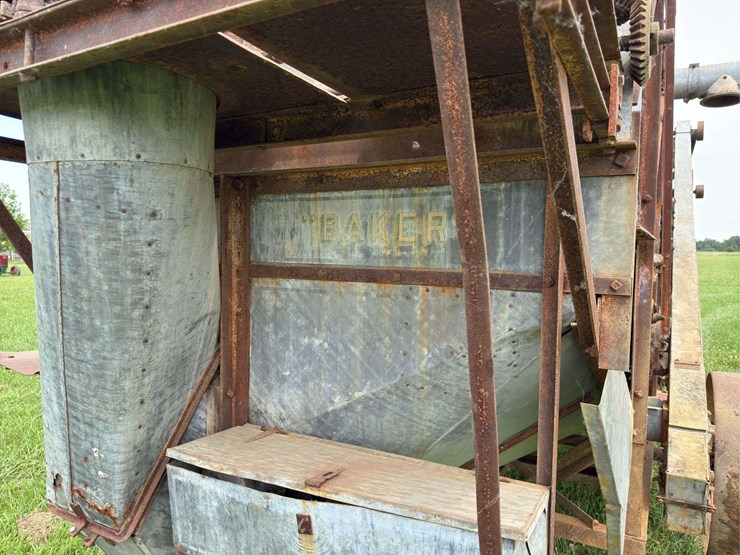baker-threshing-machine-image-11