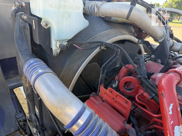 2021-peterbilt-389-image-28