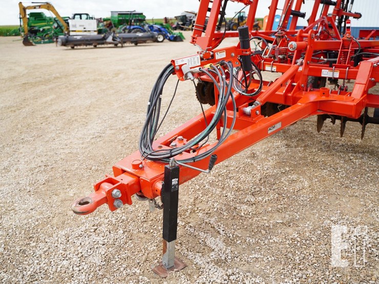 2015-kuhn-krause-6205-31-image-9