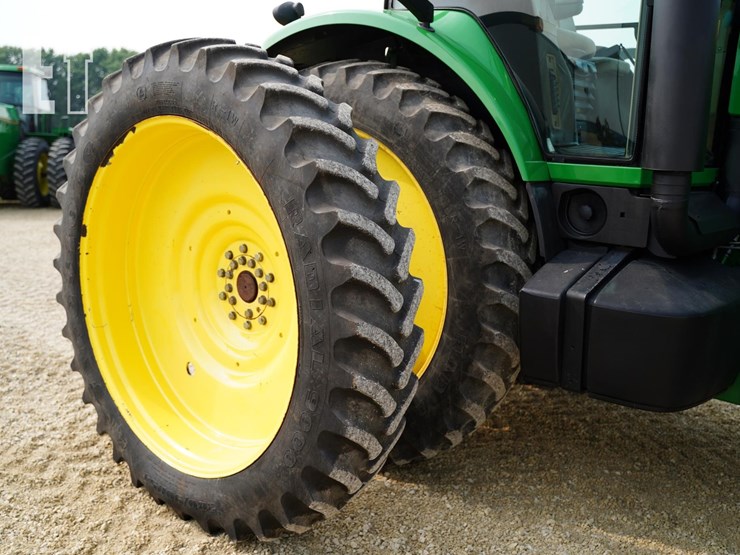 2009-john-deere-8330-image-22