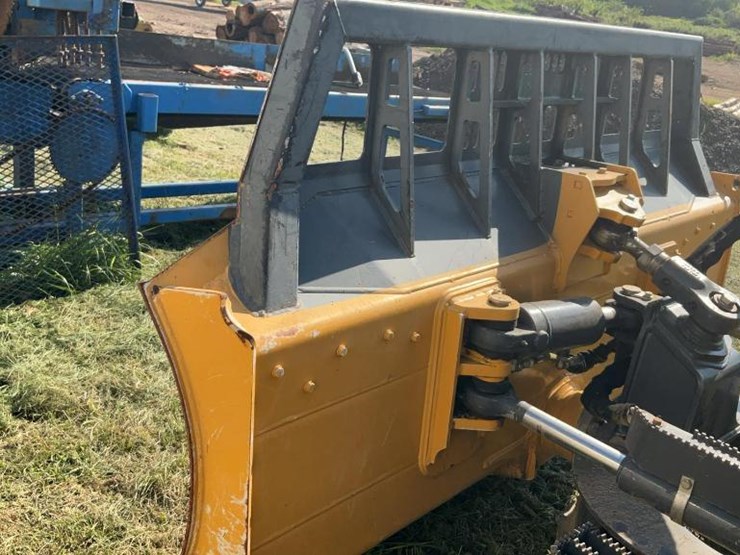 2017-deere-450k-lgp-image-10