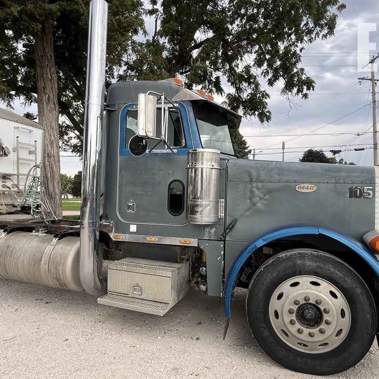 2000 PETERBILT 379