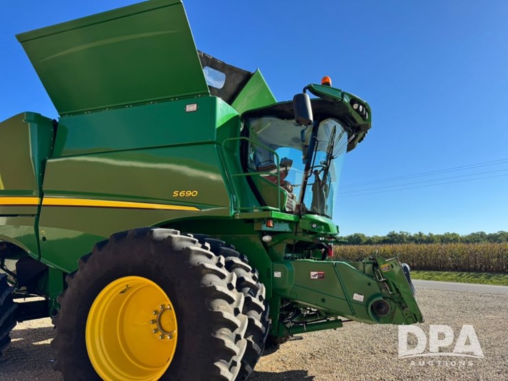 2016-john-deere-s690-image-5