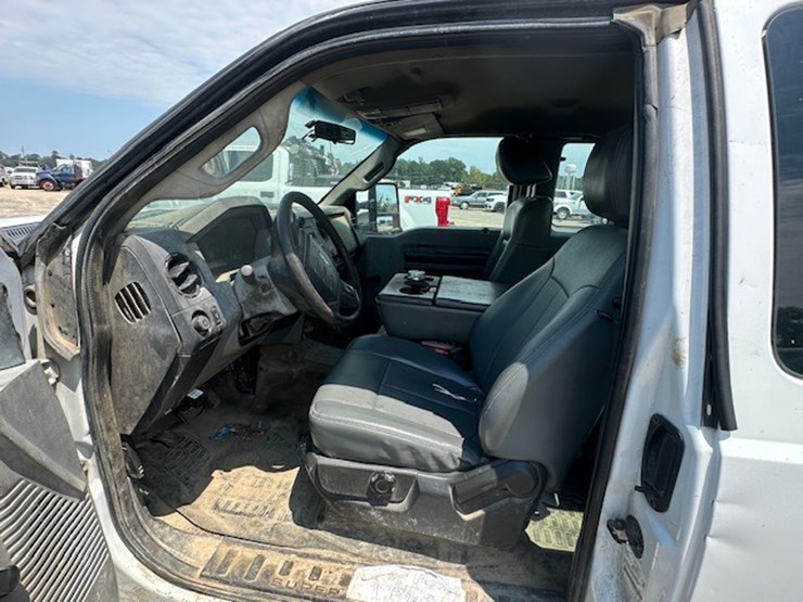 2011-ford-f250-image-35