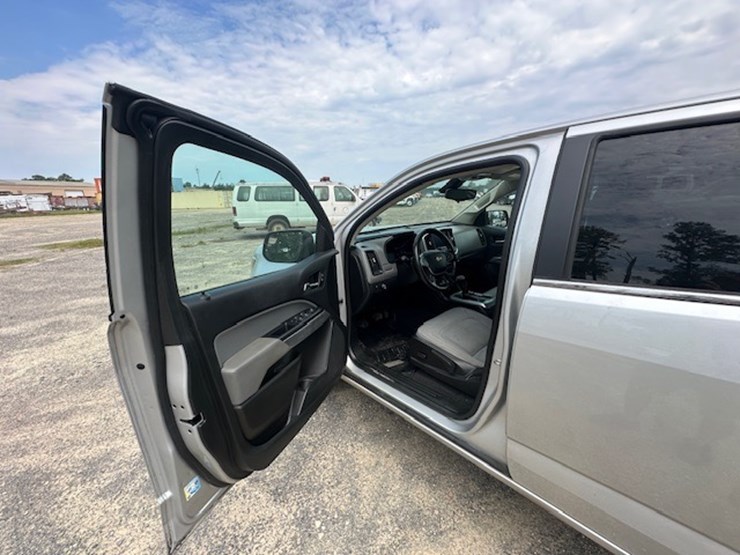 2020-chevrolet-colorado-image-33