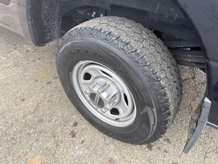 2022-ford-f350-image-16
