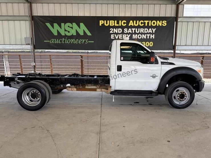 2016-ford-f550-image-1