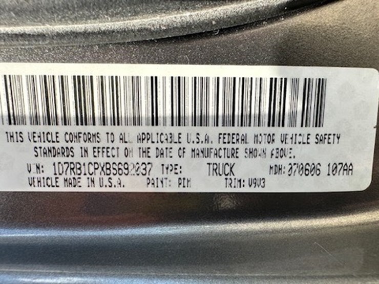 2011-dodge-ram-1500-image-33