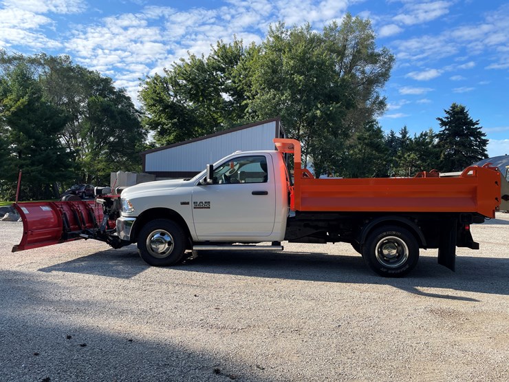 2018-dodge-ram-3500-image-8