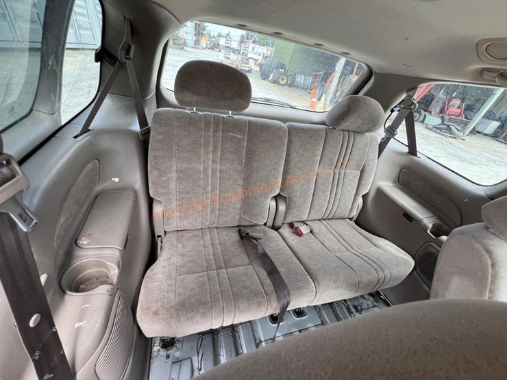 2002-toyota-sienna-le-image-11