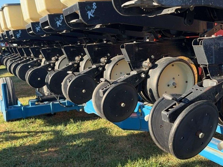 kinze-2600-image-5