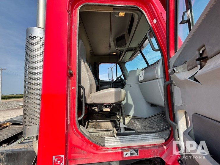 2006-freightliner-columbia-day-cab-truck-(gp11331,-unit-88)-image-79