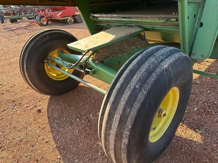 1981-john-deere-7720-image-13
