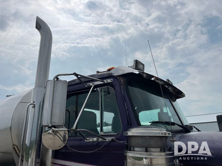 1996-western-star-model-496f-liquid-nurse-truck-(jn2748,-unit-40582)-image-32