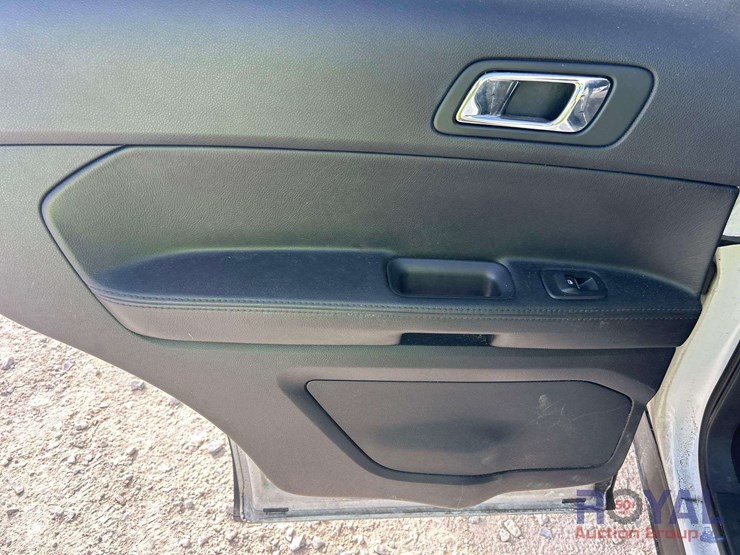 2018-ford-explorer-image-23