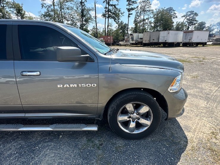 2011-dodge-ram-1500-image-17