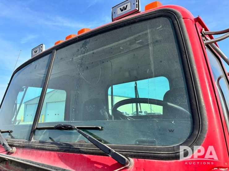 2017-western-star-w4700sb-day-cab-truck-(gp11329,-unit-82)-image-65